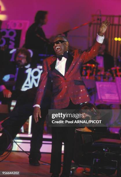 Ray Charles sur scène au Moulin Rouge à Paris le 6 octobre 1989, France.