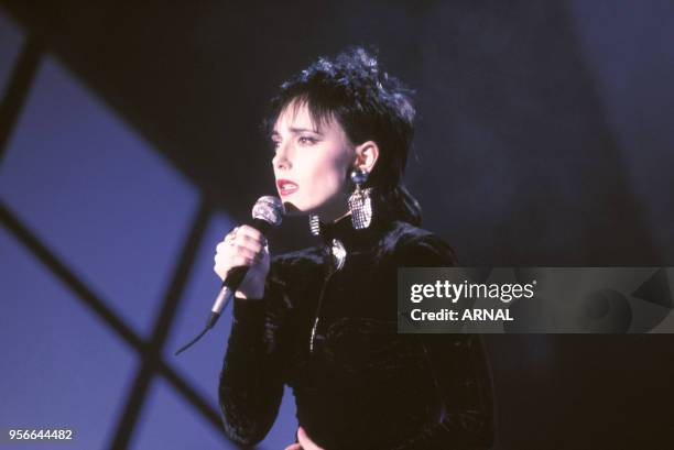 Jeanne Mas lors d'un show télévisé en novembre 1989 à Paris, France.