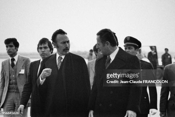 Portrait du président algérien Houari Boumediene et du président syrien Hafez el-Assad lors de la conférence de la fermeté le 1er février 1978 à...