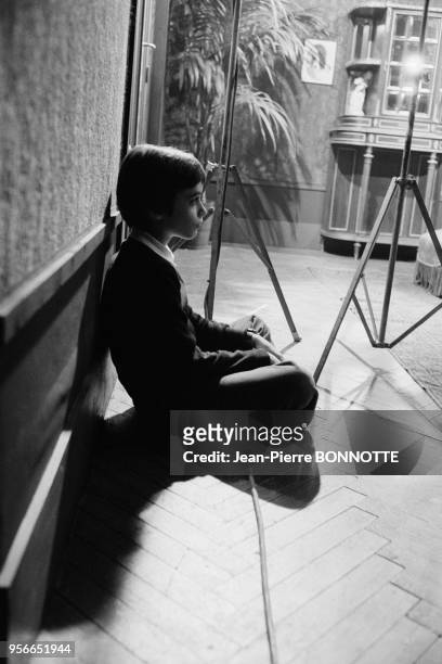Anthony Delon sur le tournage du film 'Borsalino and Co' réalisé par Jacques Deray à Marseille en mai 1974, France.