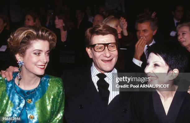 Catherine Deneuve, Yves Saint-Laurent et Zizi Jeanmaire à la soirée anniversaire pour les 30 ans de carrière de Yves Saint-Laurent à l'Opéra Bastille...