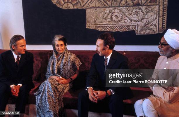 La présidente de l'Indes Indira Gandhi et le président de l'Algérie Houari Boumédiène à Alger, en Algérie, lors de la conférence des Non-Alignés, 4...