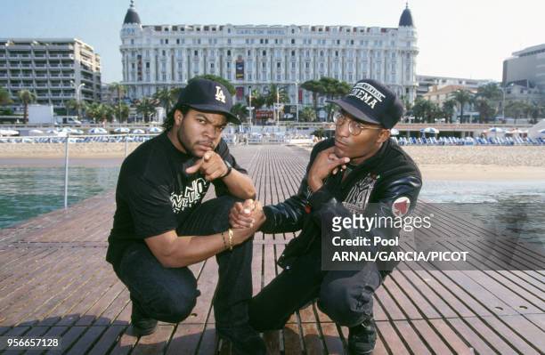 Acteur et rappeur Ice Cube et John Singleton, réalisateur du film 'Boyz N the Hood' à Cannes en mai 1991 à Cannes, France.
