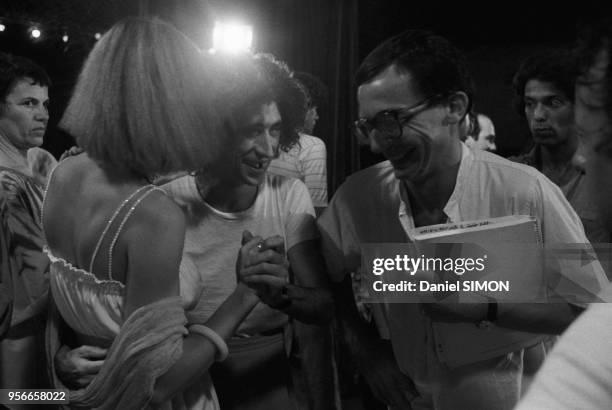 Marie-Anne Chazel, Luis Rego et Patrice Leconte sur le tournage du film 'Les Bronzés' réalisé par patrice Leconte en mars 1978 à Abidjan, Côte...