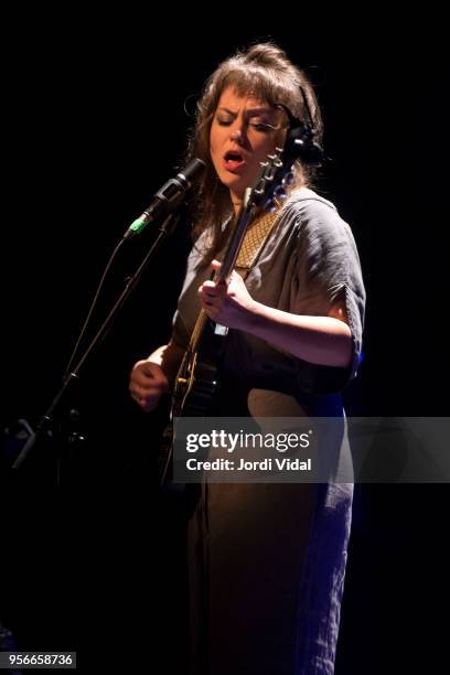 Angel Olsen performs on stage at Sala Barts on May 9, 2018 in Barcelona, Spain.