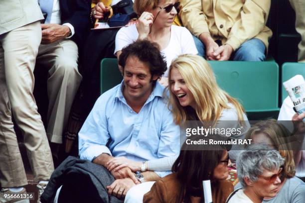 Sandrine Kiberlain et Vincent Lindon au stade Roland-Garros pendant les lnternationaux de France de tennis le 1er juin 2000 à Paris, France.