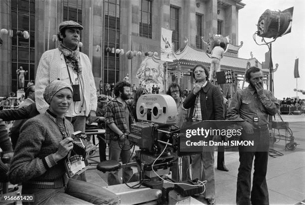 Jean Yanne sur le tournage du film 'Les Chinois à Paris' à Paris en septembre 1973, France.