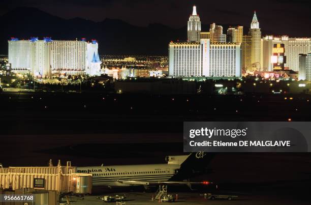 Vue d'ensemble des hôtels depuis l'aéroport McCarran en avril 2012 à Las Vegas aux États-Unis.