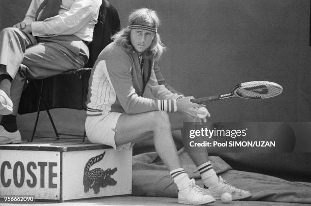 Bjorn Borg bat François Jauffret en huitième de finale de Roland-Garros le 6 juin 1976, Paris, France.