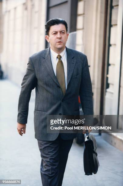 Jean-Luc Mélenchon arrive pour assiter au Bureau national du Parti Socialiste, 4 juin 1997, Paris, France.