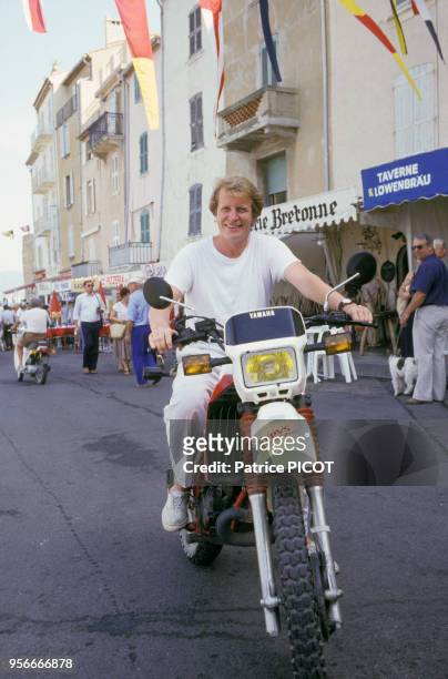 André Dussolier en vacances à Ramatuelle en aout 1986, France.
