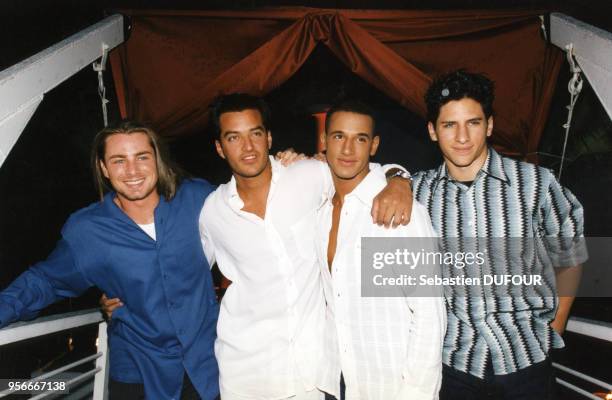 Steven, Brian, Quentin et Roman forment le boysband "Alliage", ils viennent de recevoir leur premier disque d'or à bord du Colonial, 5 juin 1997,...