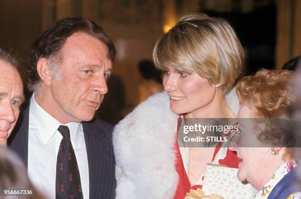 Richard Burton et sa femme Suzy Miller à Paris dans les années 70. Circa 1970.