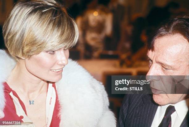Richard Burton et sa femme Suzy Miller à Paris dans les années 70. Circa 1970.