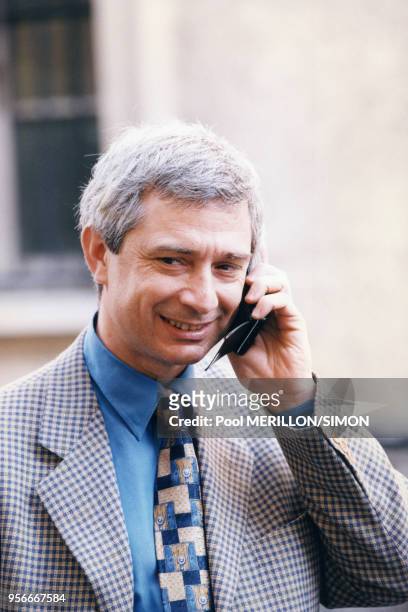 Claude Bartolone au téléphone, 4 juin 1997, Paris, France.