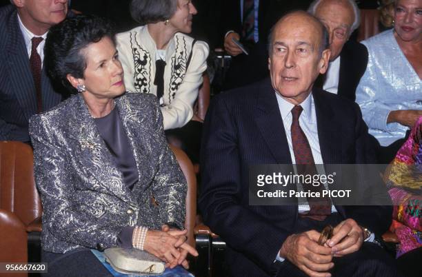 Valéry Giscard d'Estaing et Anne-Aymone Giscard d'Estaing à la 1ère de 'Marie Antoinette' en octobre 1993 à Paris, France.