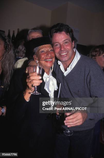 Michel Leeb et sa mère à l'Olympia en septembre 1994 à Paris, France.