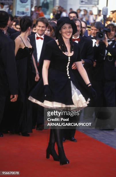 Isabelle Adjani sur le tapis rouge au Festival de Cannes en mai 1993, France.