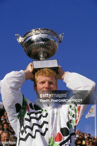 Jim Courier remporte la finale du tournoi de Roland Garros en juin 1991 à Paris, France.