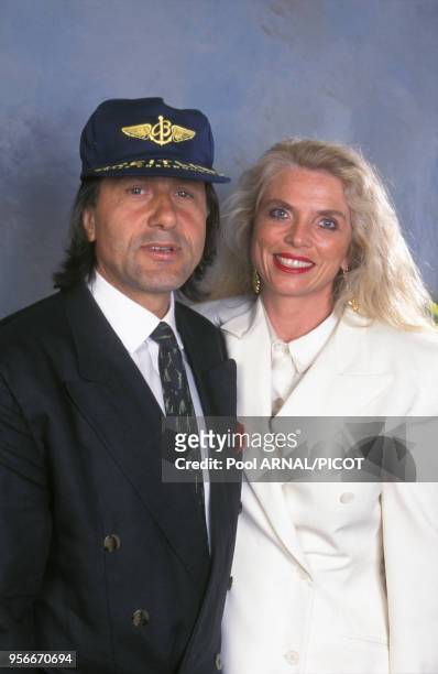 Portrait de Ilie N?stase et sa femme au tournoi de tennis de Roland Garros le 3 juin 1994, Paris, France.