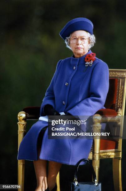 Portrait de la reine Elizabeth II d'Angleterre, 11 novembre 1998, Paris, France.