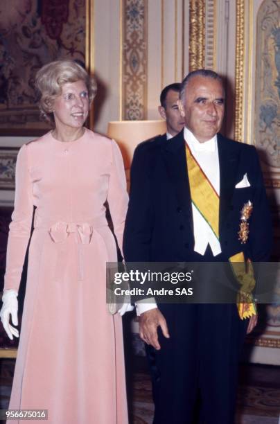 Georges Pompidou, le président de la République française, en compagnie de son épouse, Claude Cahour, en aveil 1972, France.