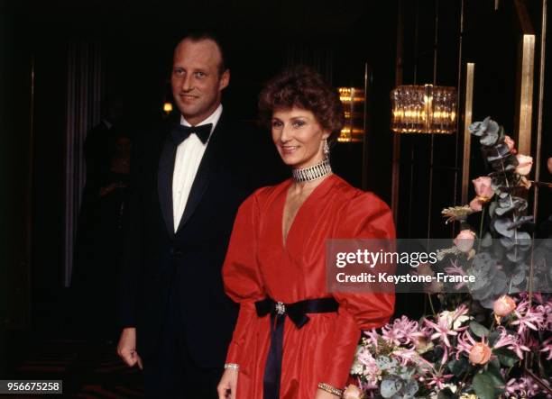 Le prince Harald et son épouse Sonja en tenue de gala.