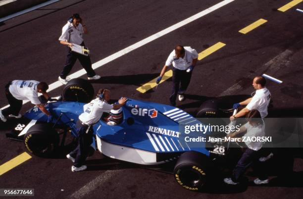 La voiture ?Ligier? d'Olivier Panis pendant le Grand Prix de France de formule 1, sur le circuit de Nevers Magny-Cours, le 3 juillet 1994, dans la...