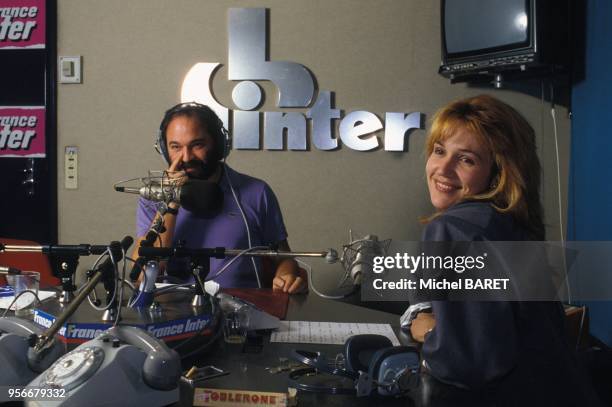 Julien Delli Fiori et Clementine Celarie pendant l'emission de radio 'Certains l'aiment jazz' sur France-Inter, circa 1980, en France.