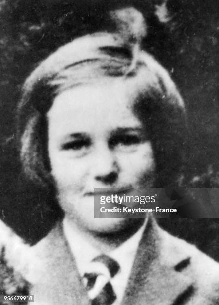 Portrait d'Elizabeth Drummond, assassinée avec ses parents en France, en 1952.