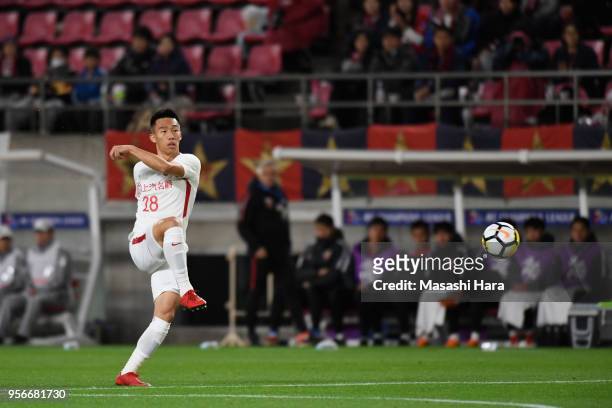 Zhang Yi of Shanghai SIPG in action during the AFC Champions League Round of 16 first leg match between Kashima Antlers and Shanghai SIPG at Kashima...