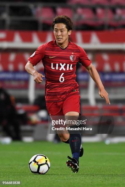 Ryota Nagaki of Kashima Antlers in action during the AFC Champions League Round of 16 first leg match between Kashima Antlers and Shanghai SIPG at...