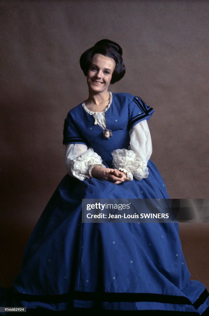 Portrait De L actrice Fran aise Delphine Seyrig En 1964 News Photo portrait-de-l-actrice-fran-aise-delphine-seyrig-en-1964-news-photo
