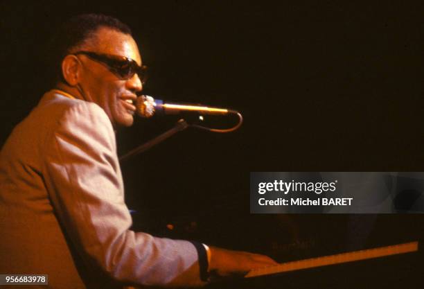 Le chanteur américain Ray Charles sur scène, en octobre 1978.