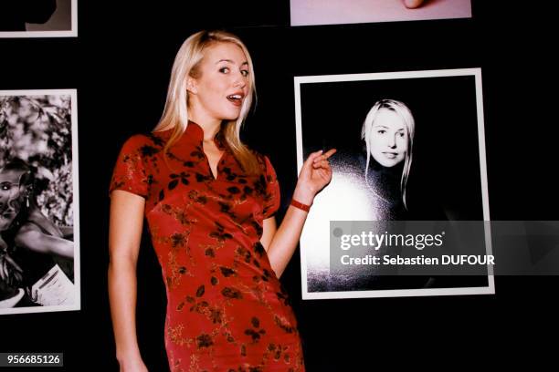 Actrice Cachou lors d'une exposition du photographe Jean-Daniel Lorieux le 4 décembre 1997 à Paris, France.