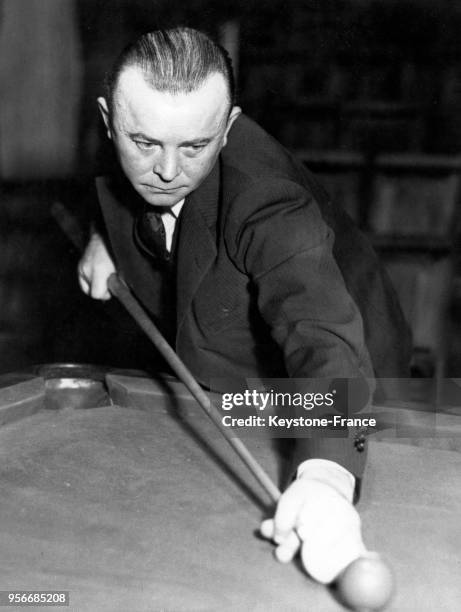 Erwin Rudolph au billard, aux Etats-Unis en août 1933.