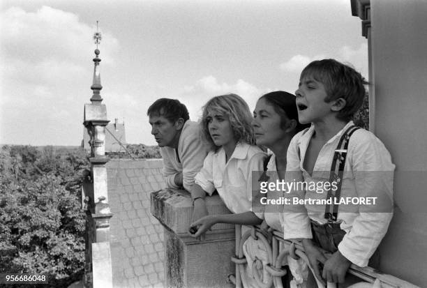 David Bennent avec sa mère Diane, son père Heinz et sa soeur Anne lors du tournage du film 'Lulu' à Berlin le 1er octobre 1979, Allemagne.