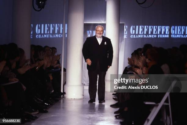 Portrait du grand couturier italien Gianfranco Ferré le 6 novembre 1997 à New York, Etats-Unis.