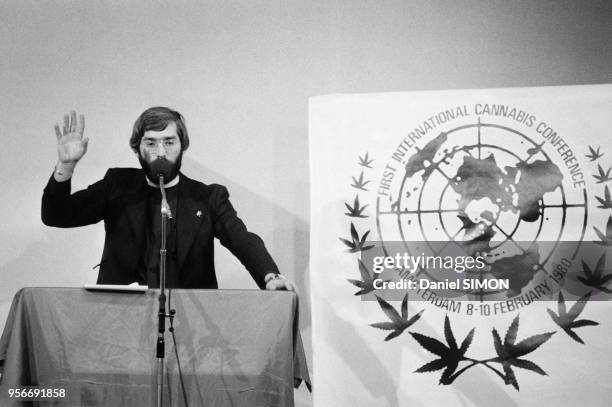 Le révérend Père Villiam Deane à la 1ère conférence internationale pour la légalisation du cannabis à Amsterdam du 7 au 10 février 1980, Pays-bas.