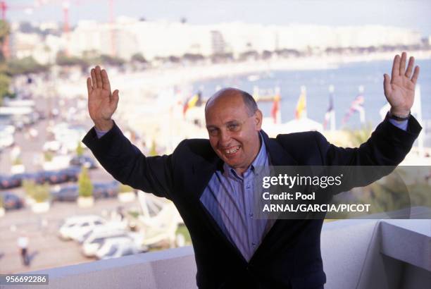 Le photographe et réalisateur Raymond Depardon lors du Festival de Cannes en mai 1990, France.