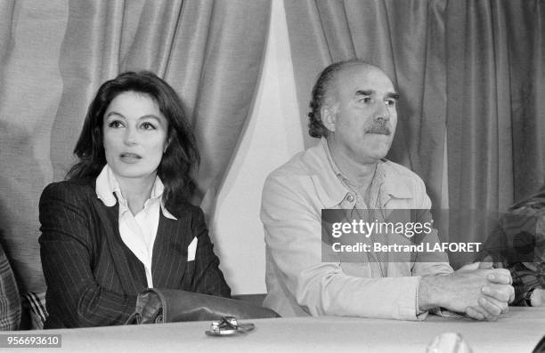 Anouk Aimée et Michel Piccoli lors du Festival de Cannes en mai 1980, Cannes, France.