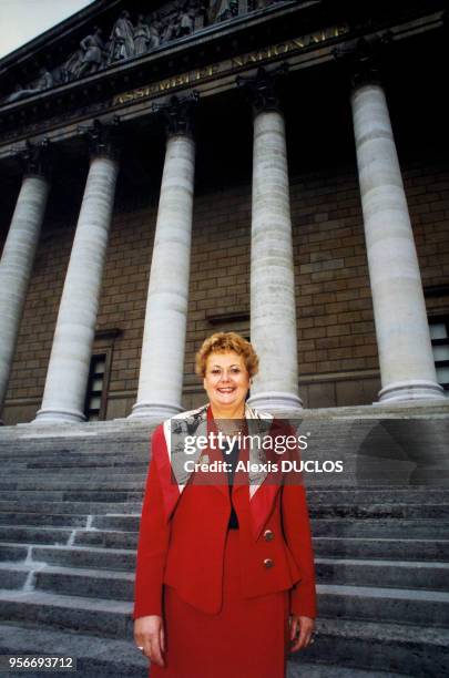 Christine Boutin, UDF, devant l'Assemblée nationale, le 6 octobre 1998 à Paris, France.