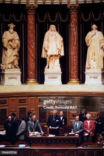 Christian Poncelet, le président du Sénat, prononce son premier discours devant les membres de la haute Assemblée le 7 octobre 1998 à Paris, France.