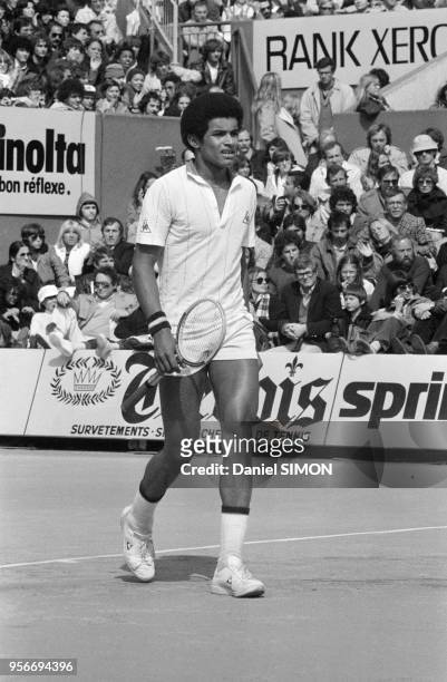 Yannick Noah lors d'un match à Roland-Garros en juin 1980, France.