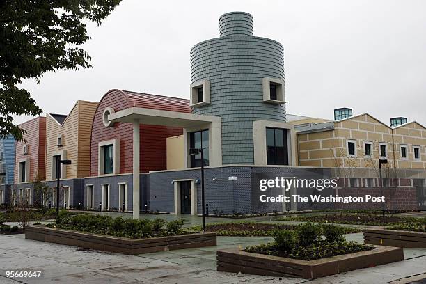 Sharon Raimo Photos and Premium High Res Pictures - Getty Images