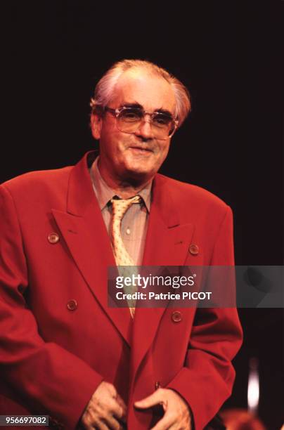 Le compositeur Michel Legrand le 22 septembre 1994 sur la scène de l'Olympia à Paris en France.