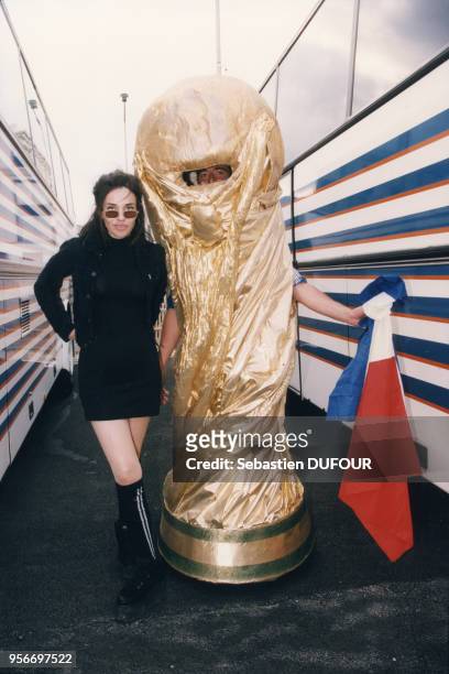 Béatrice Dalle lors du quart de finale contre l'Italie au stade de France, 3 juillet 1998, Saint Denis, France.