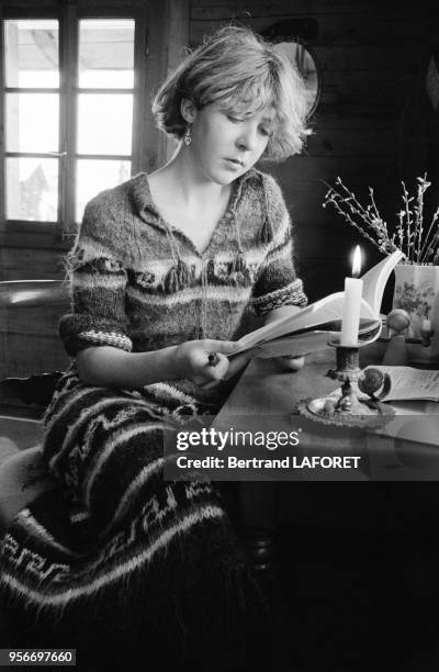 Anne Bennent et dans leur chalet à Valais en Suisse le 10 janvier 1980.