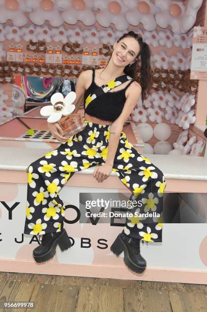 822 Marc Jacobs Daisy Photos and Premium High Res Pictures - Getty Images