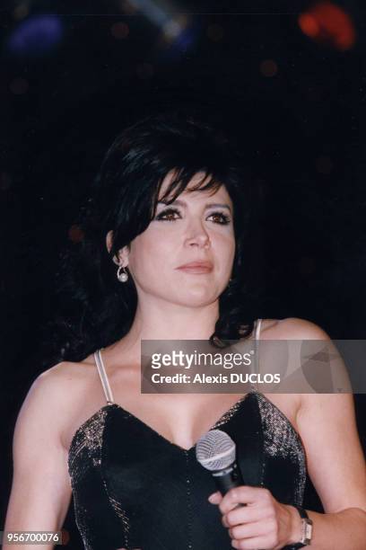 La chanteuse Liane Foly lors d'une soirée de charité le 11 décembre 1997 à Paris, France.